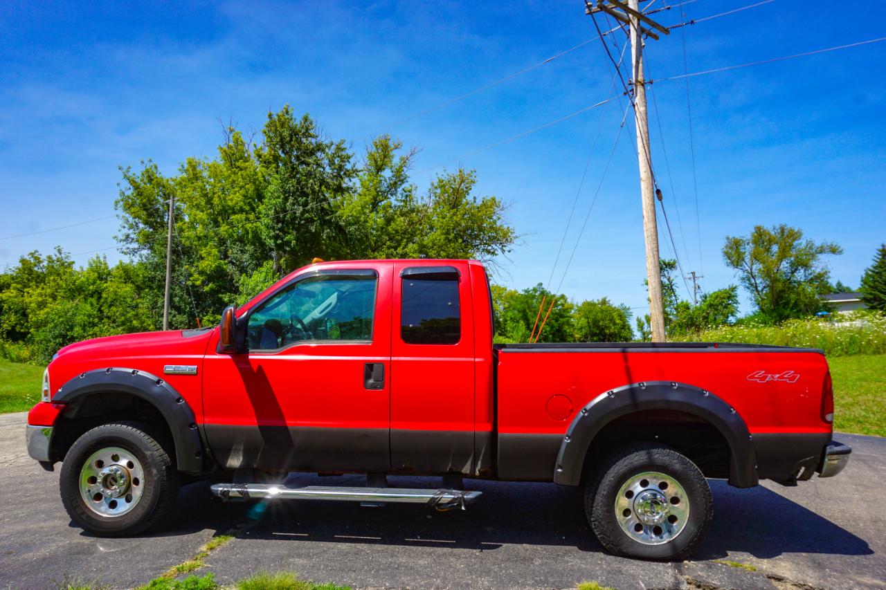 Ford Super Duty F-250 Supercab 142" Lariat 4WD 2005