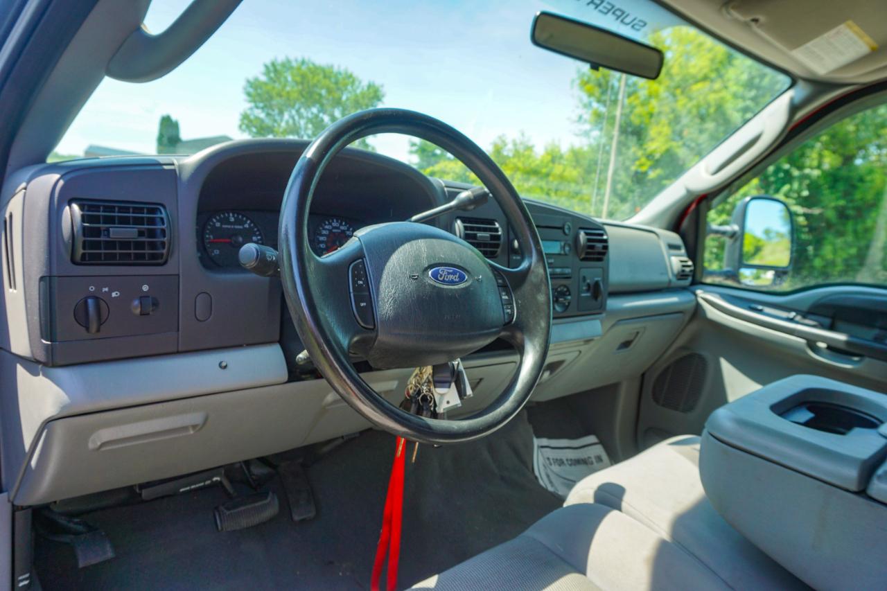 Ford Super Duty F-250 Supercab 142" Lariat 4WD 2005