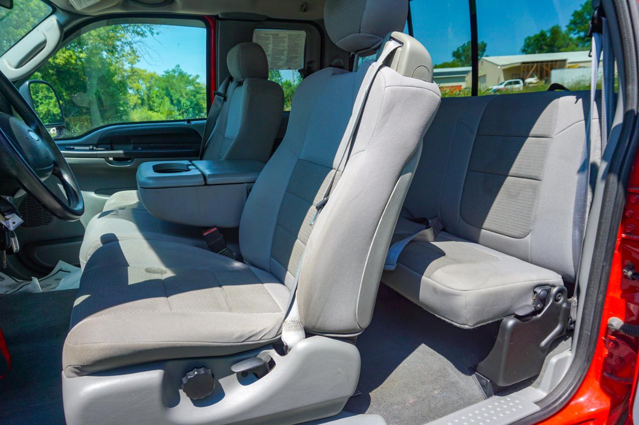Ford Super Duty F-250 Supercab 142" Lariat 4WD 2005