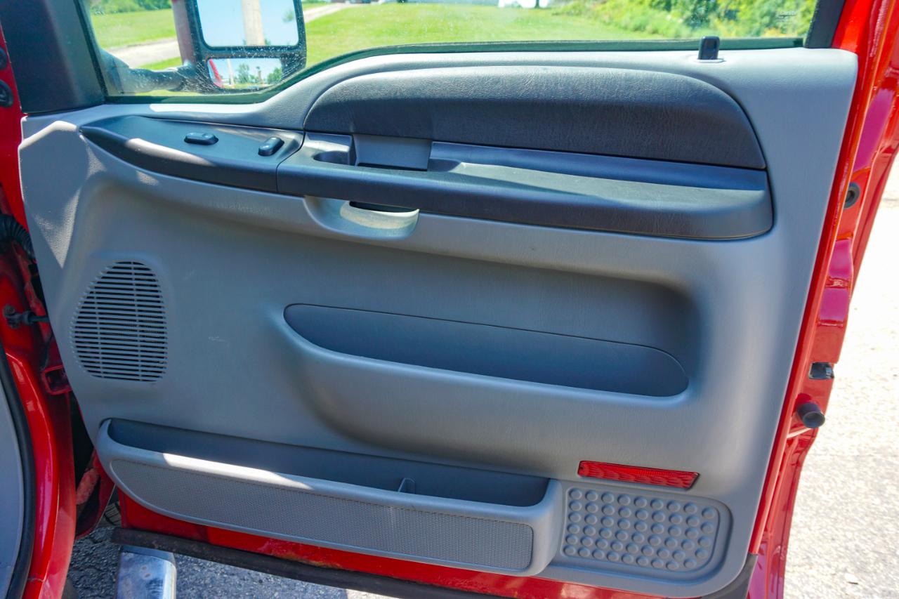 Ford Super Duty F-250 Supercab 142" Lariat 4WD 2005