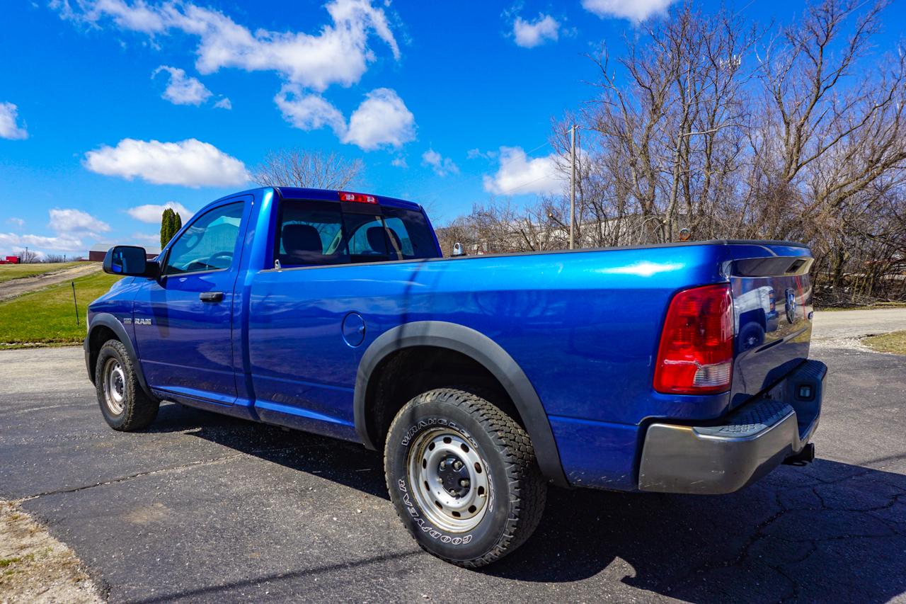 Dodge Ram 1500 4WD Reg Cab 140.5" ST 2010