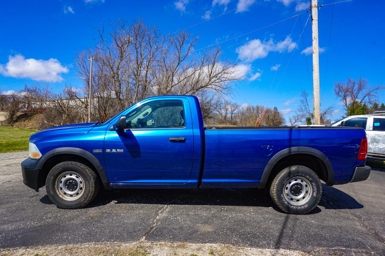 Dodge Ram 1500 4WD Reg Cab 140.5" ST 2010