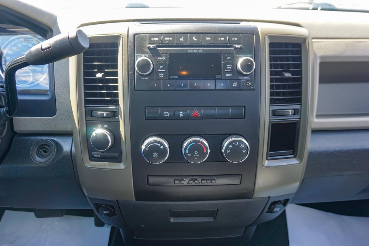 Dodge Ram 1500 4WD Reg Cab 140.5" ST 2010