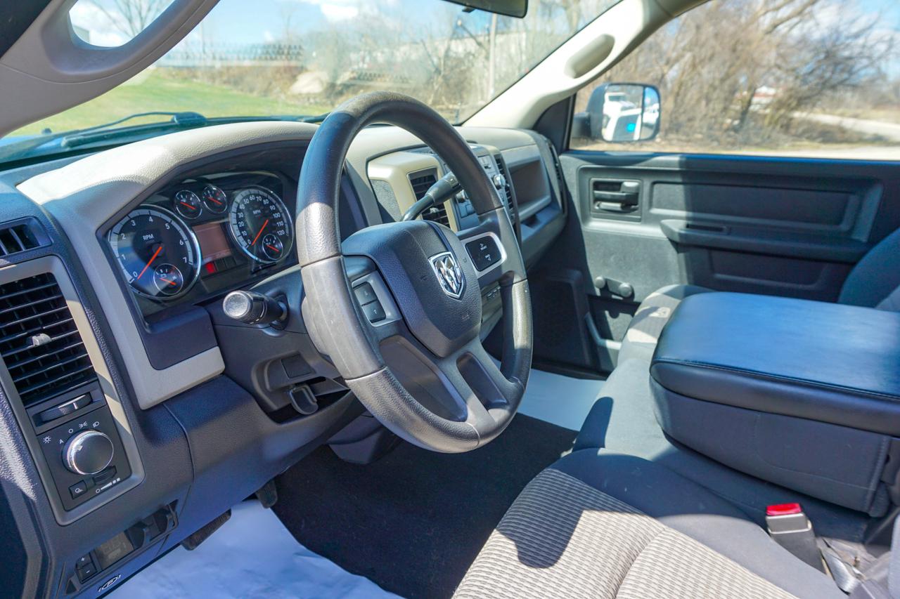 Dodge Ram 1500 4WD Reg Cab 140.5" ST 2010