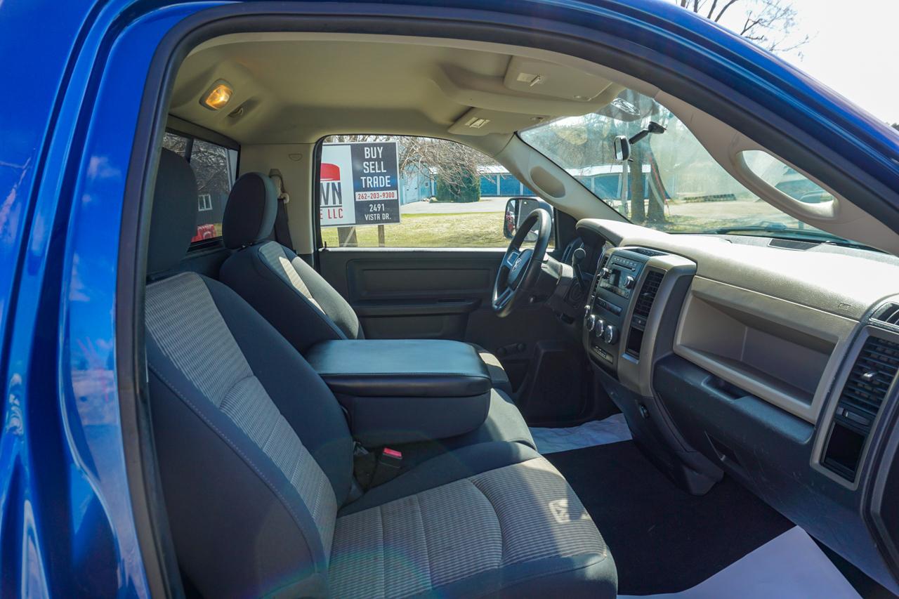 Dodge Ram 1500 4WD Reg Cab 140.5" ST 2010
