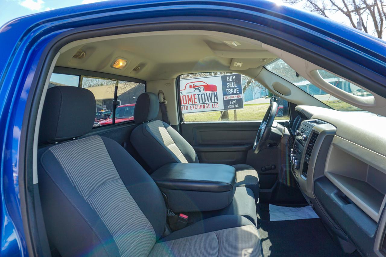 Dodge Ram 1500 4WD Reg Cab 140.5" ST 2010