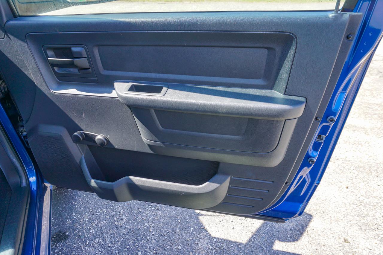 Dodge Ram 1500 4WD Reg Cab 140.5" ST 2010