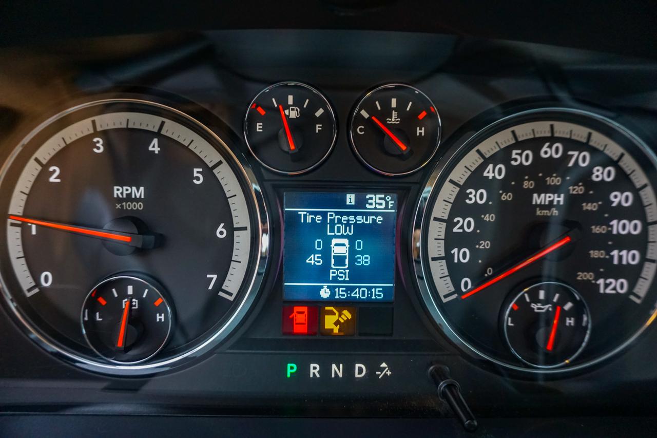Dodge Ram 1500 4WD Reg Cab 140.5" ST 2010