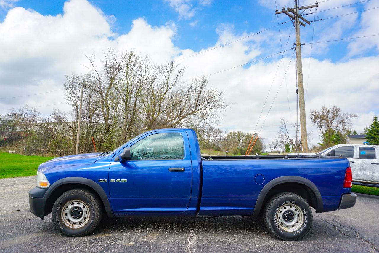 Dodge Ram 1500 4WD Reg Cab 140.5" ST 2010