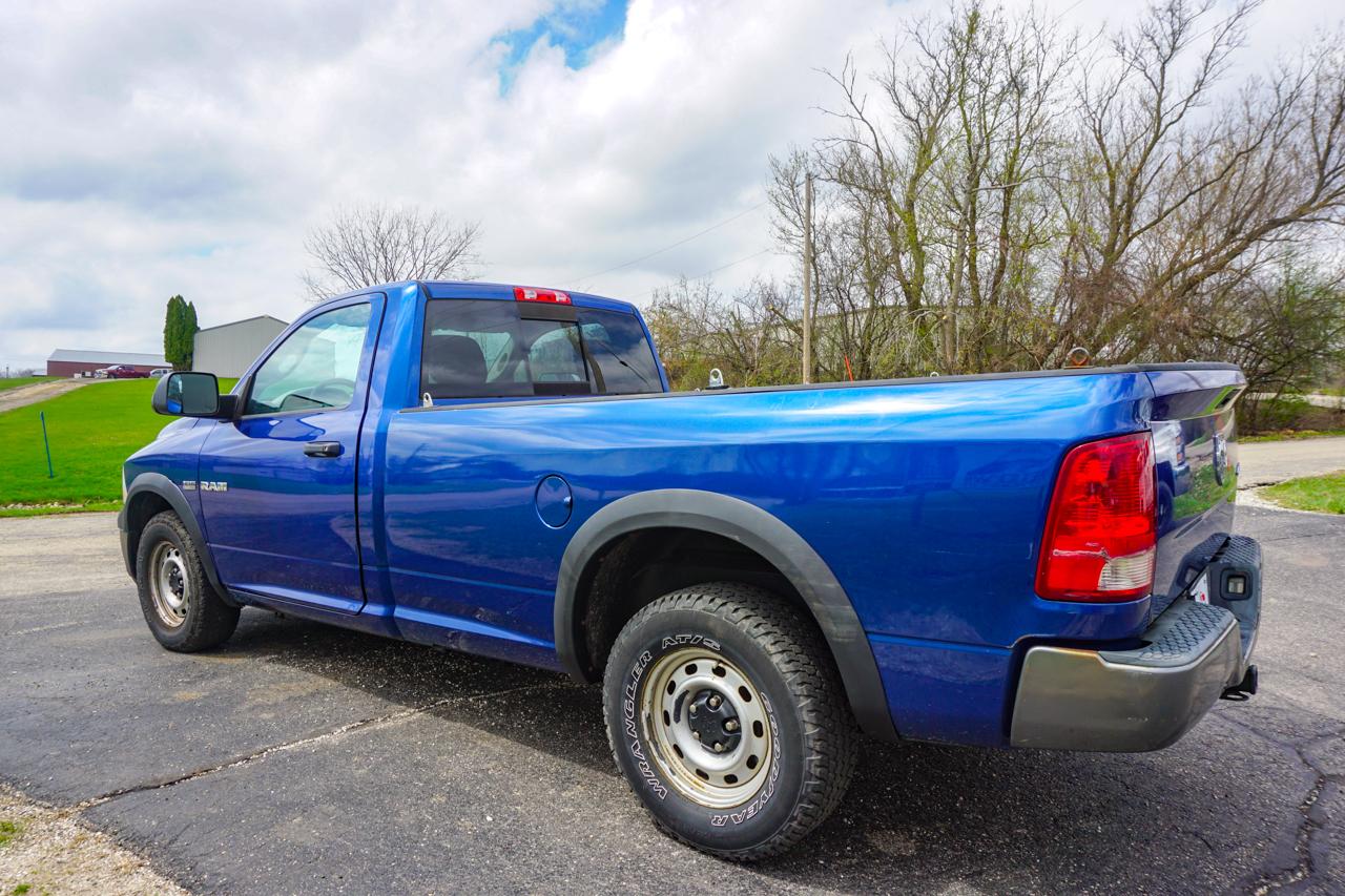 Dodge Ram 1500 4WD Reg Cab 140.5" ST 2010
