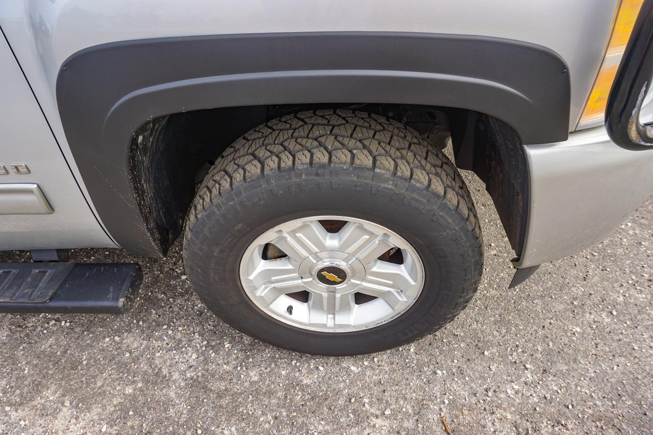 Chevrolet Silverado 1500 4WD Ext Cab 143.5" LT 2010