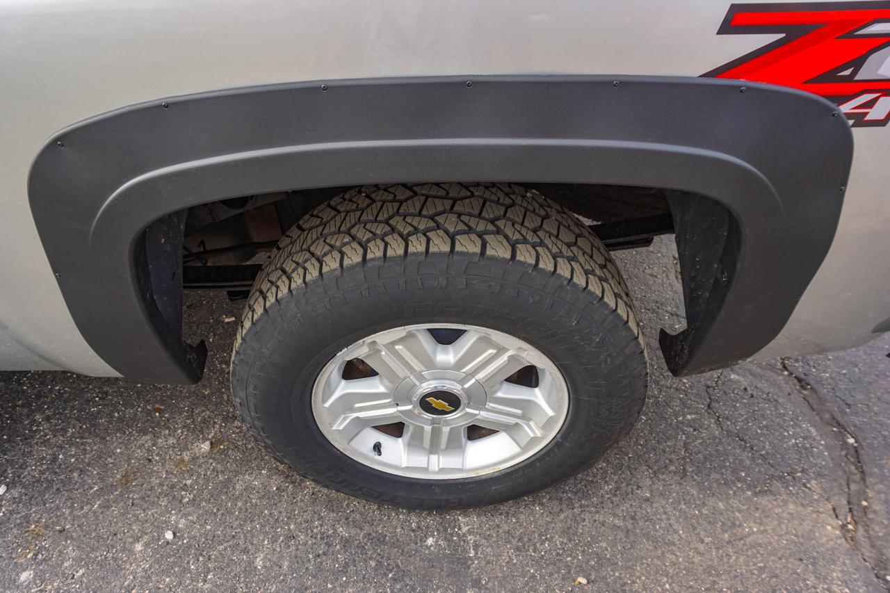 Chevrolet Silverado 1500 4WD Ext Cab 143.5" LT 2010