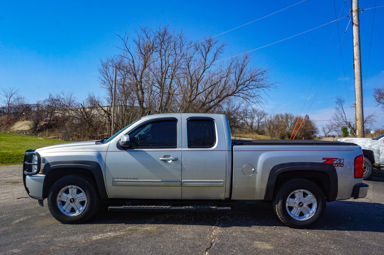 Chevrolet Silverado 1500 4WD Ext Cab 143.5" LT 2010