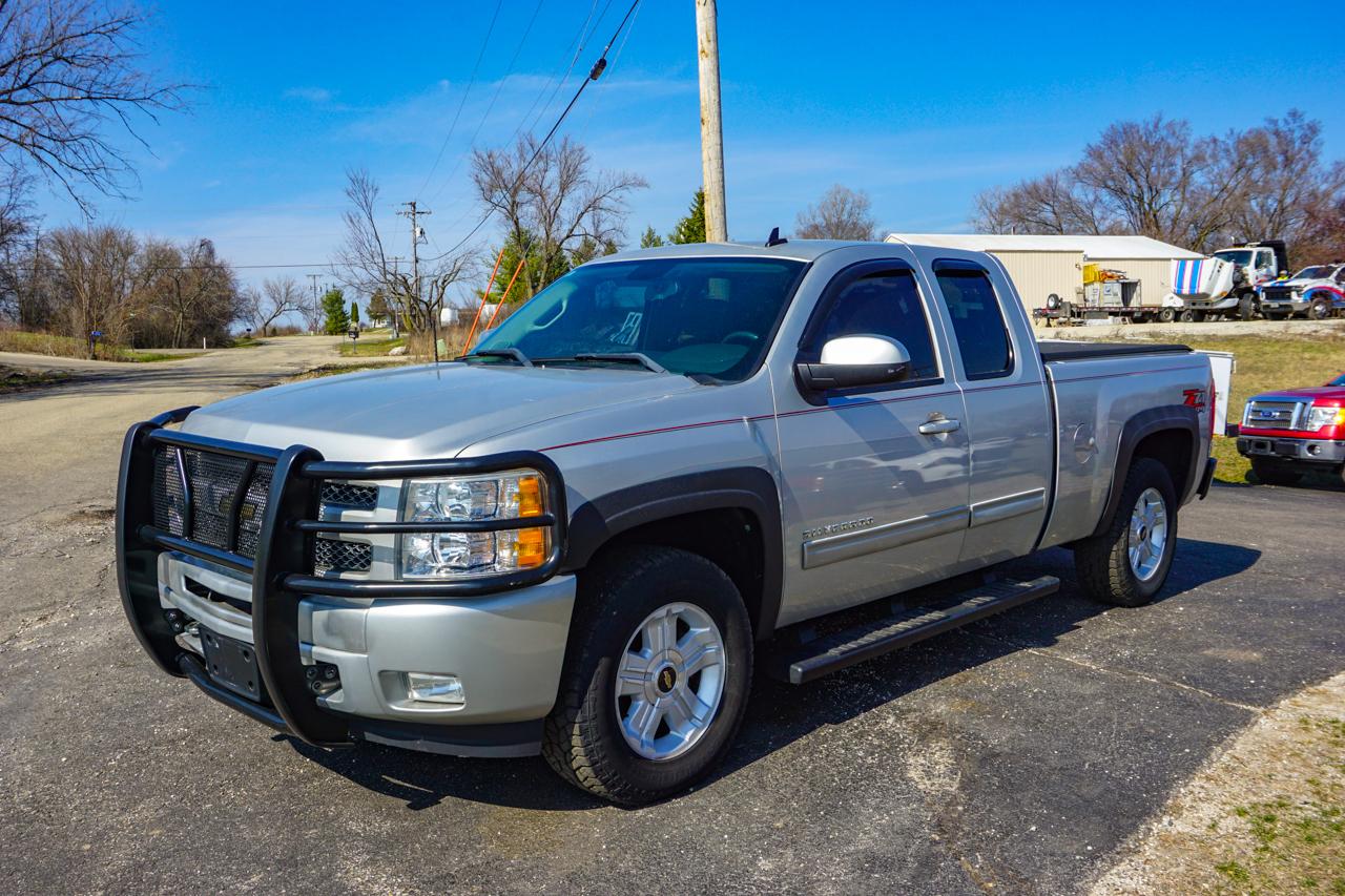 Chevrolet Silverado 1500 4WD Ext Cab 143.5" LT 2010