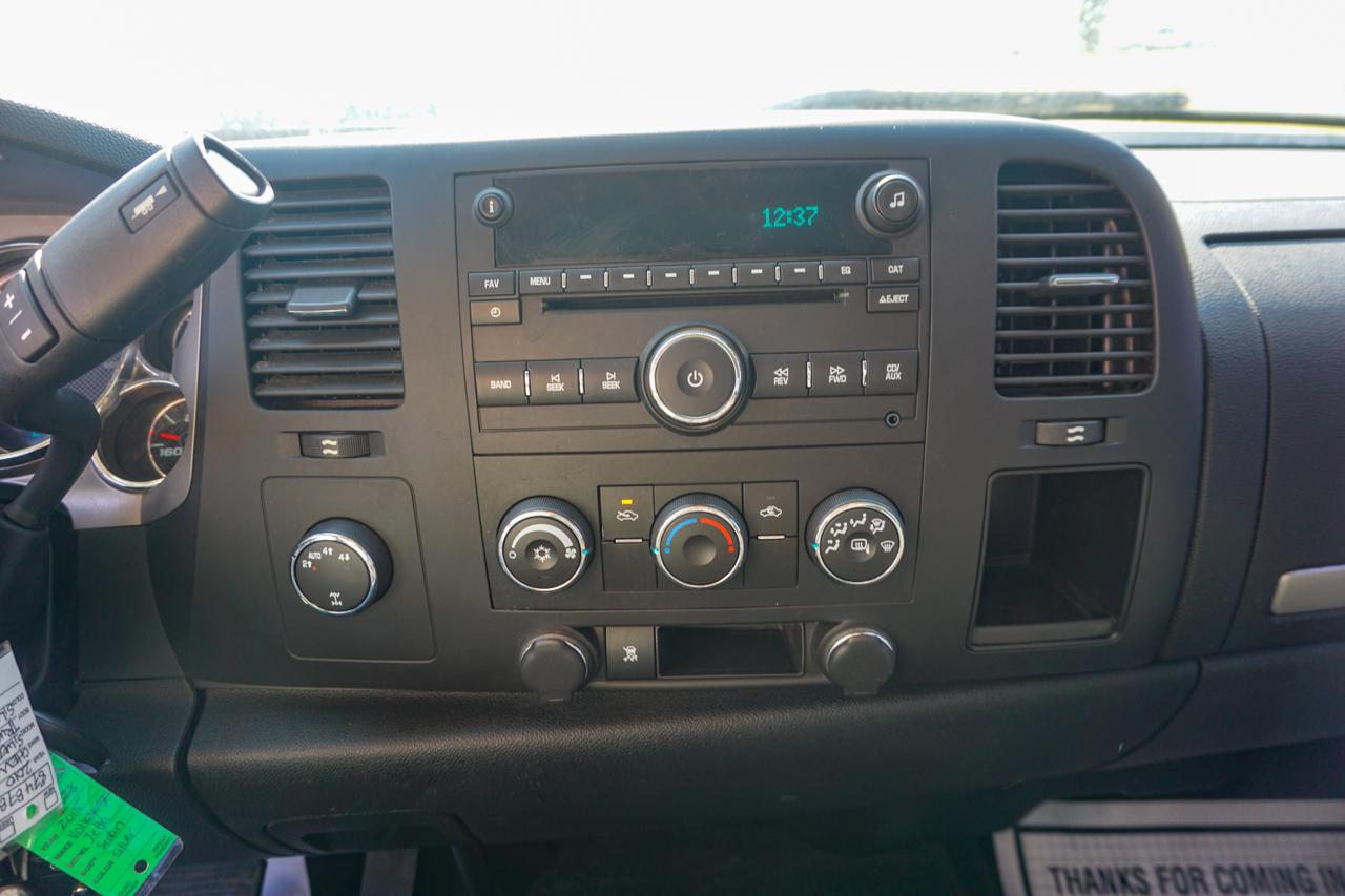 Chevrolet Silverado 1500 4WD Ext Cab 143.5" LT 2010