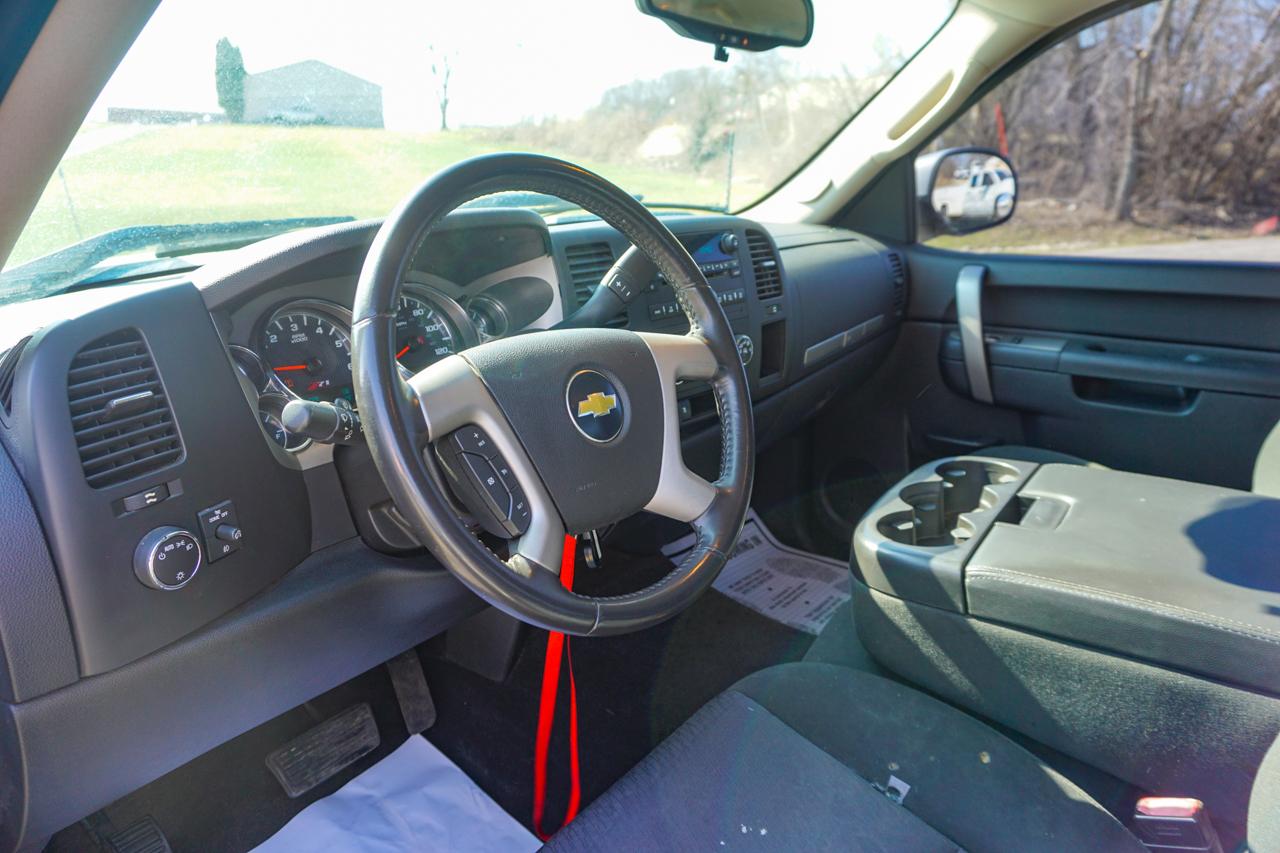 Chevrolet Silverado 1500 4WD Ext Cab 143.5" LT 2010