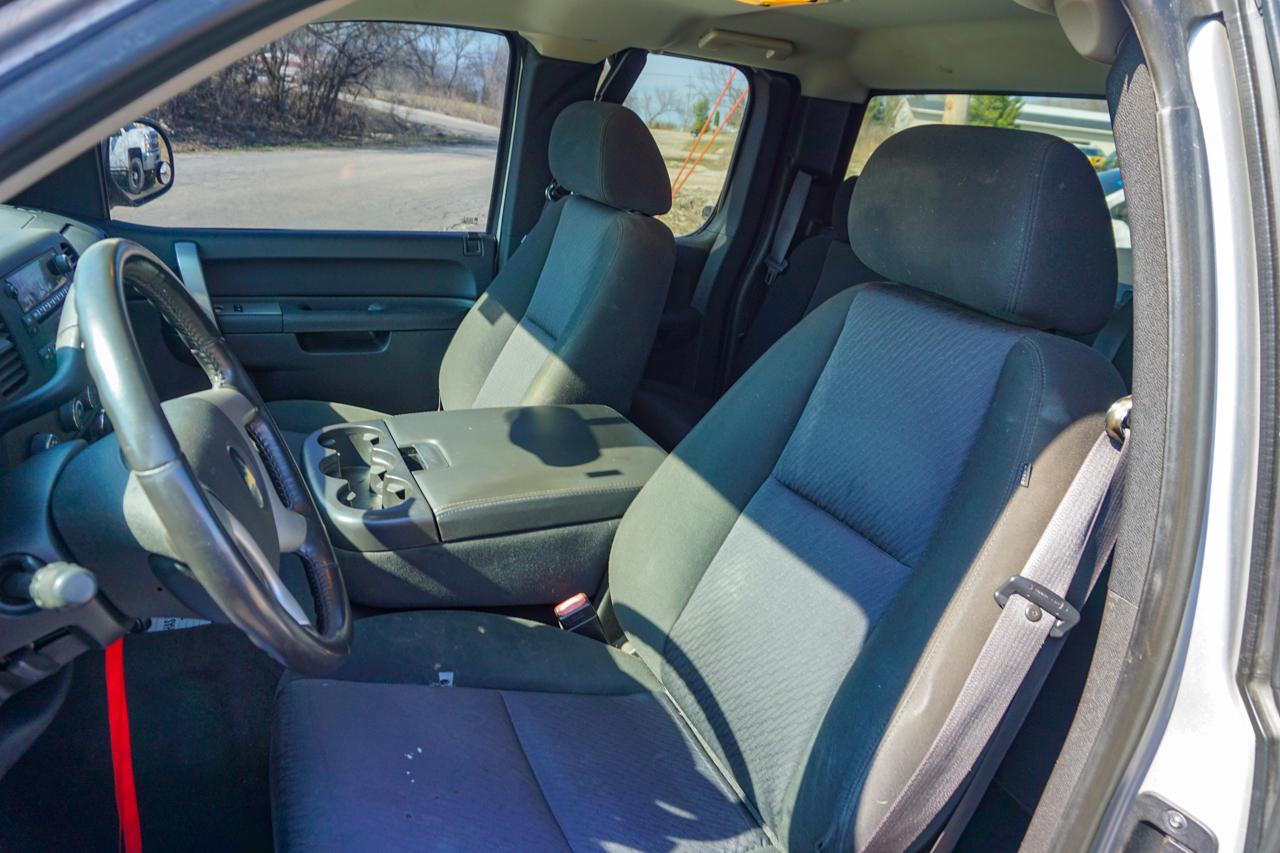 Chevrolet Silverado 1500 4WD Ext Cab 143.5" LT 2010