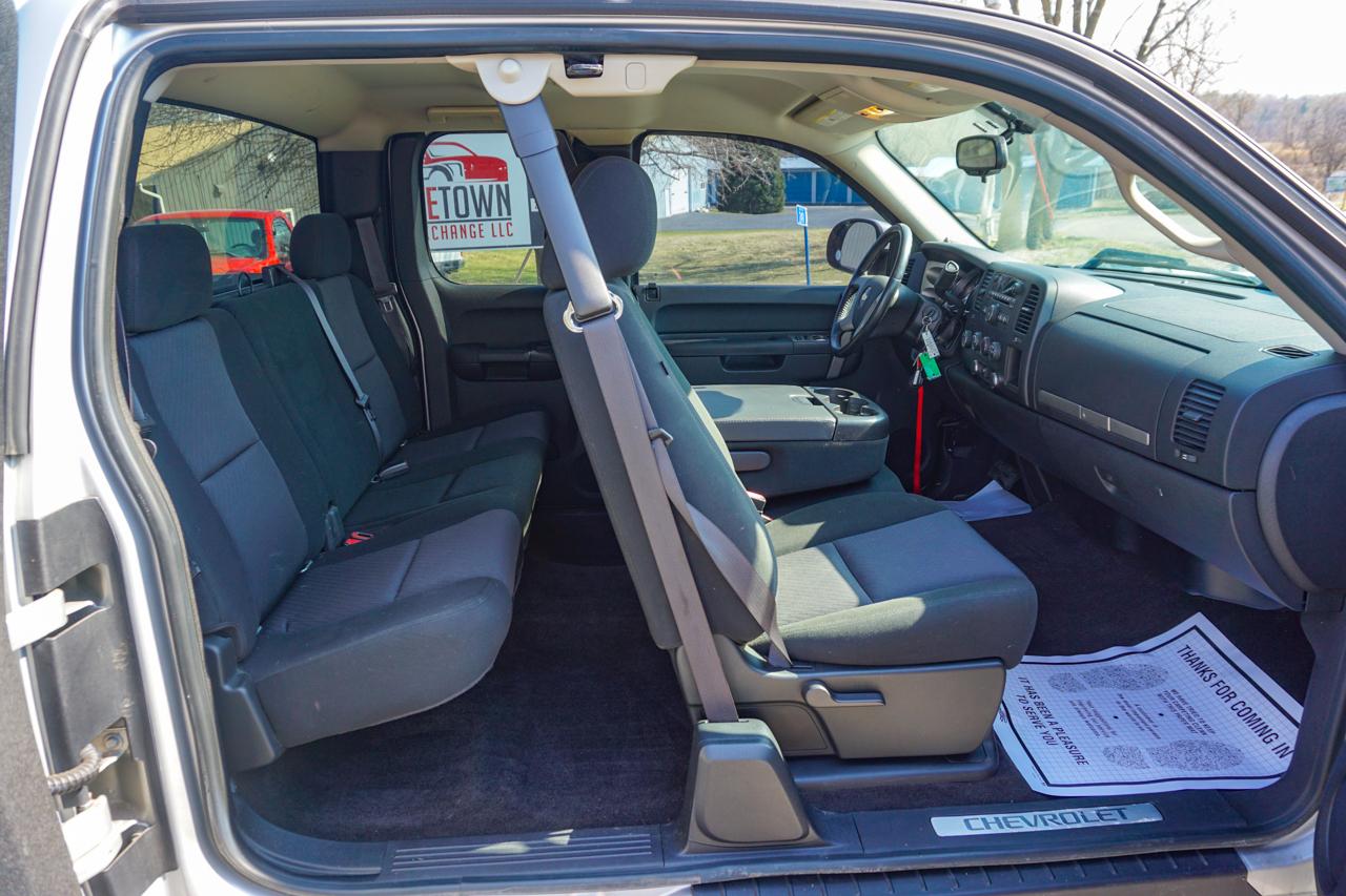 Chevrolet Silverado 1500 4WD Ext Cab 143.5" LT 2010