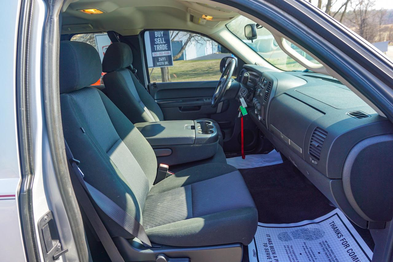 Chevrolet Silverado 1500 4WD Ext Cab 143.5" LT 2010