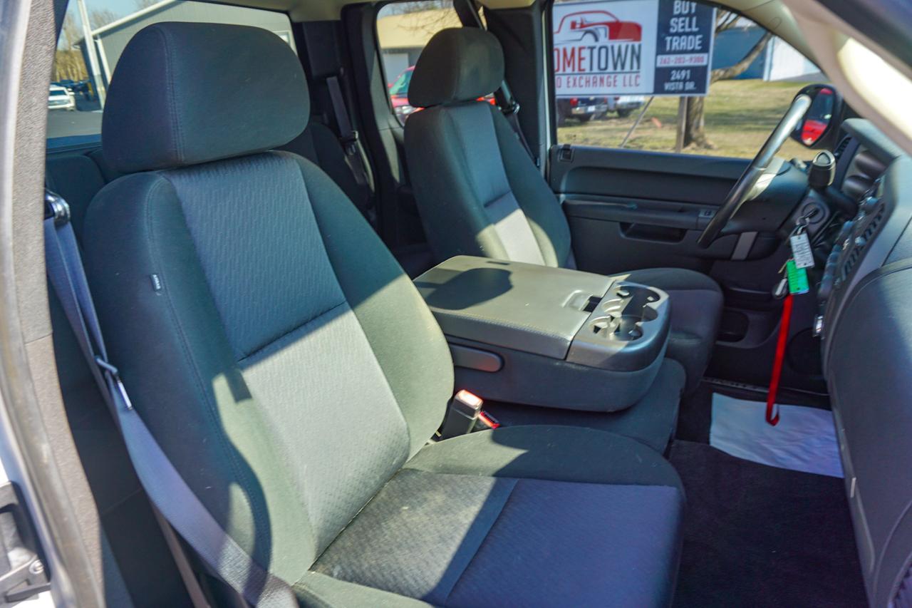 Chevrolet Silverado 1500 4WD Ext Cab 143.5" LT 2010