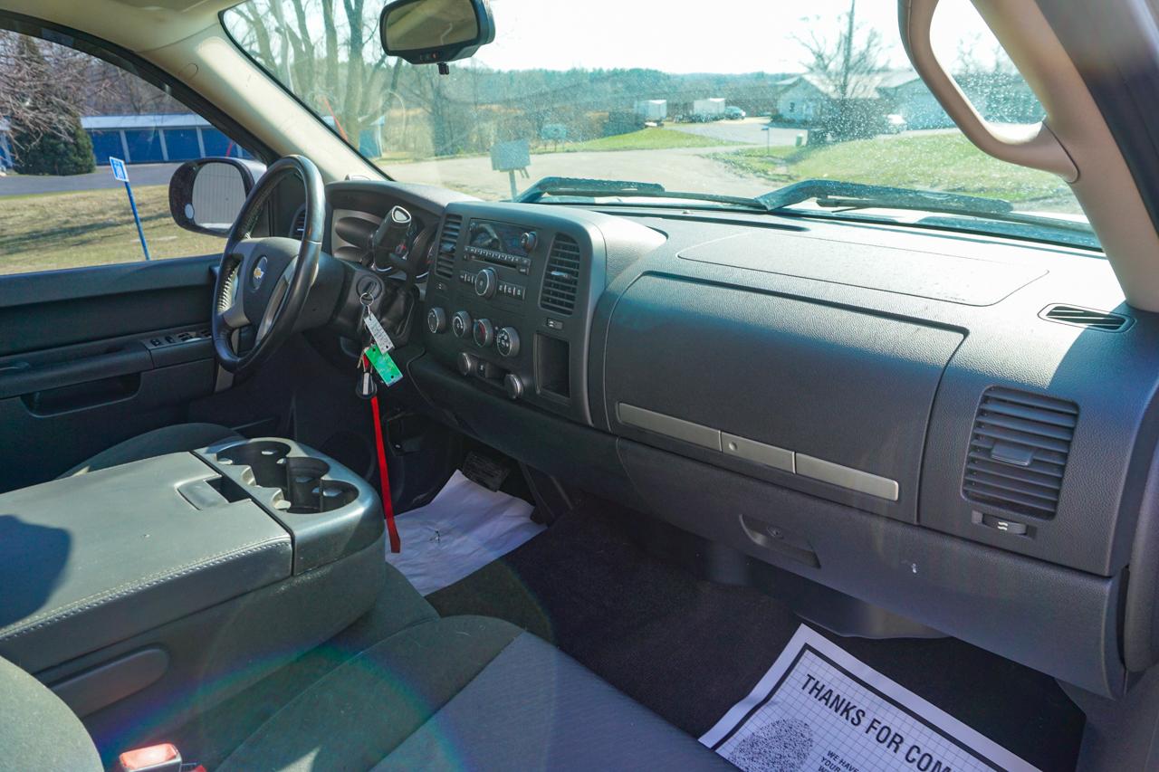 Chevrolet Silverado 1500 4WD Ext Cab 143.5" LT 2010