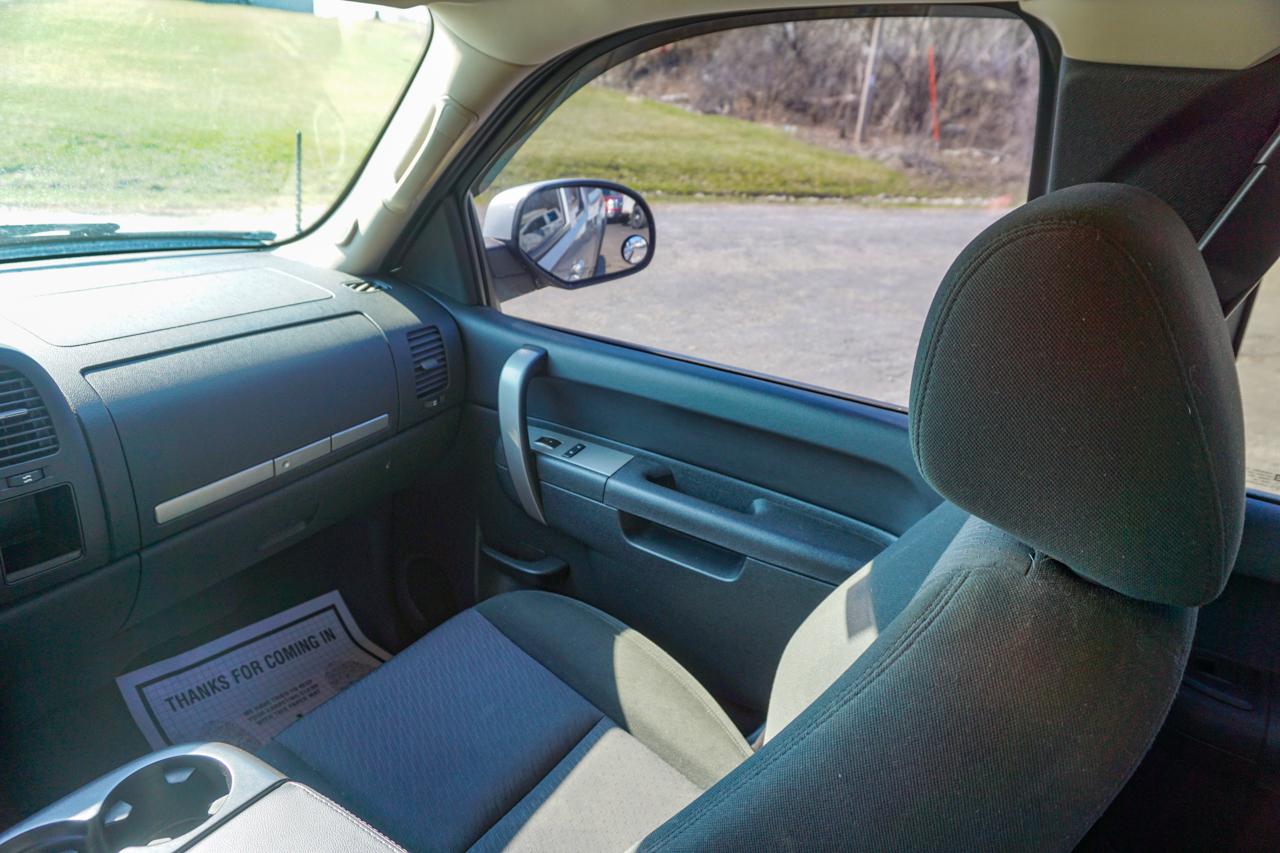 Chevrolet Silverado 1500 4WD Ext Cab 143.5" LT 2010