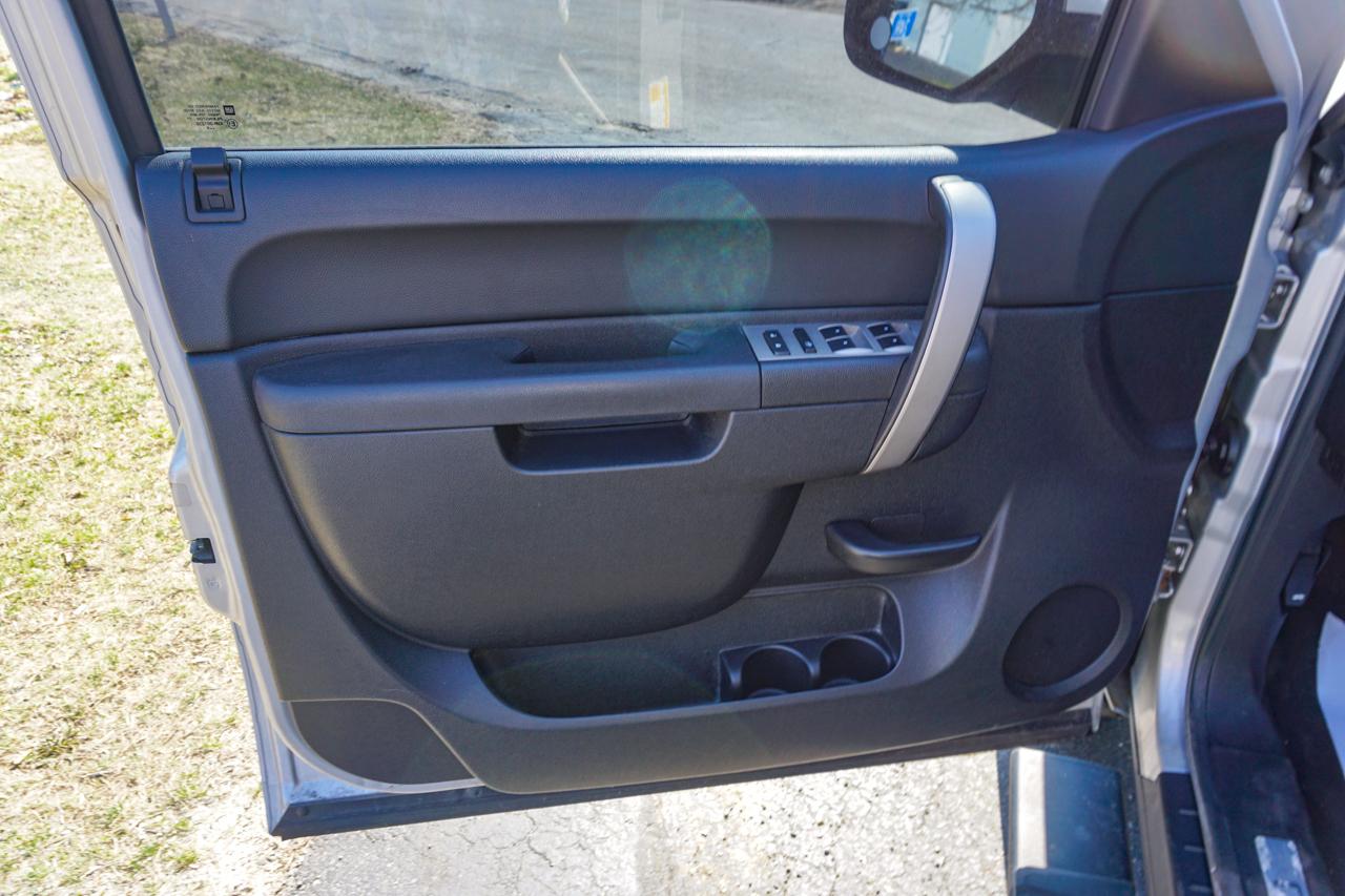 Chevrolet Silverado 1500 4WD Ext Cab 143.5" LT 2010