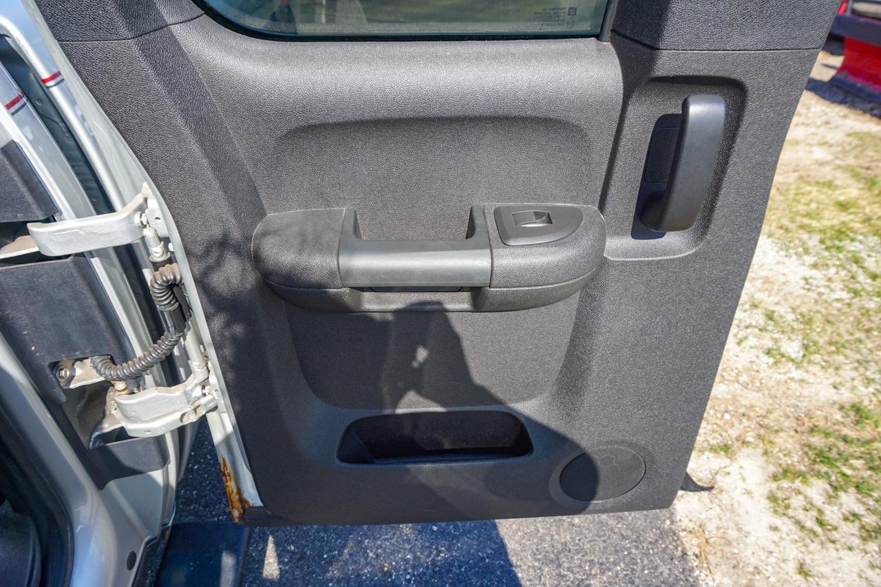 Chevrolet Silverado 1500 4WD Ext Cab 143.5" LT 2010