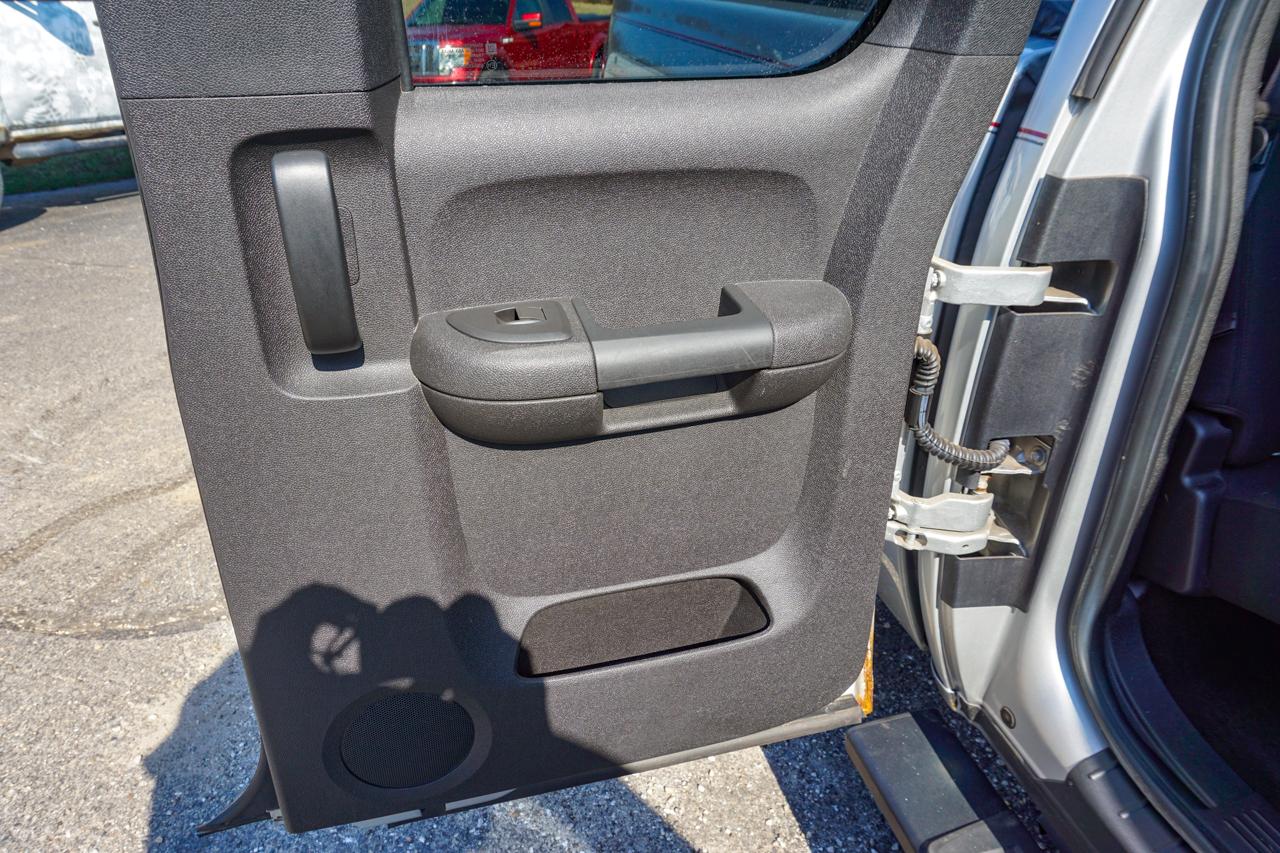 Chevrolet Silverado 1500 4WD Ext Cab 143.5" LT 2010