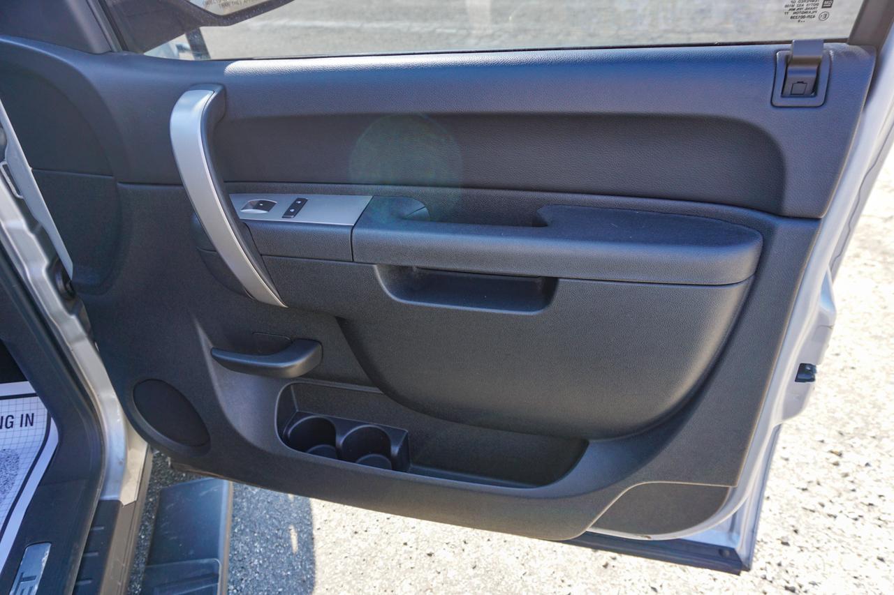 Chevrolet Silverado 1500 4WD Ext Cab 143.5" LT 2010