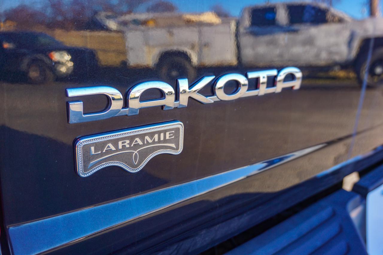 Dodge Dakota 4WD Crew Cab Laramie 2008