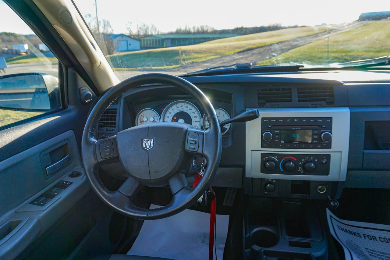 Dodge Dakota 4WD Crew Cab Laramie 2008
