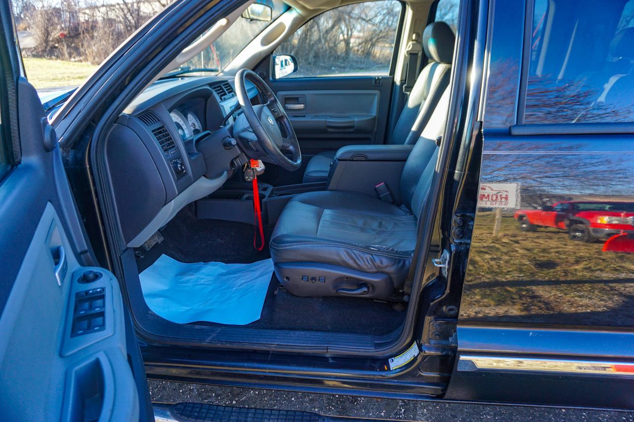 Dodge Dakota 4WD Crew Cab Laramie 2008