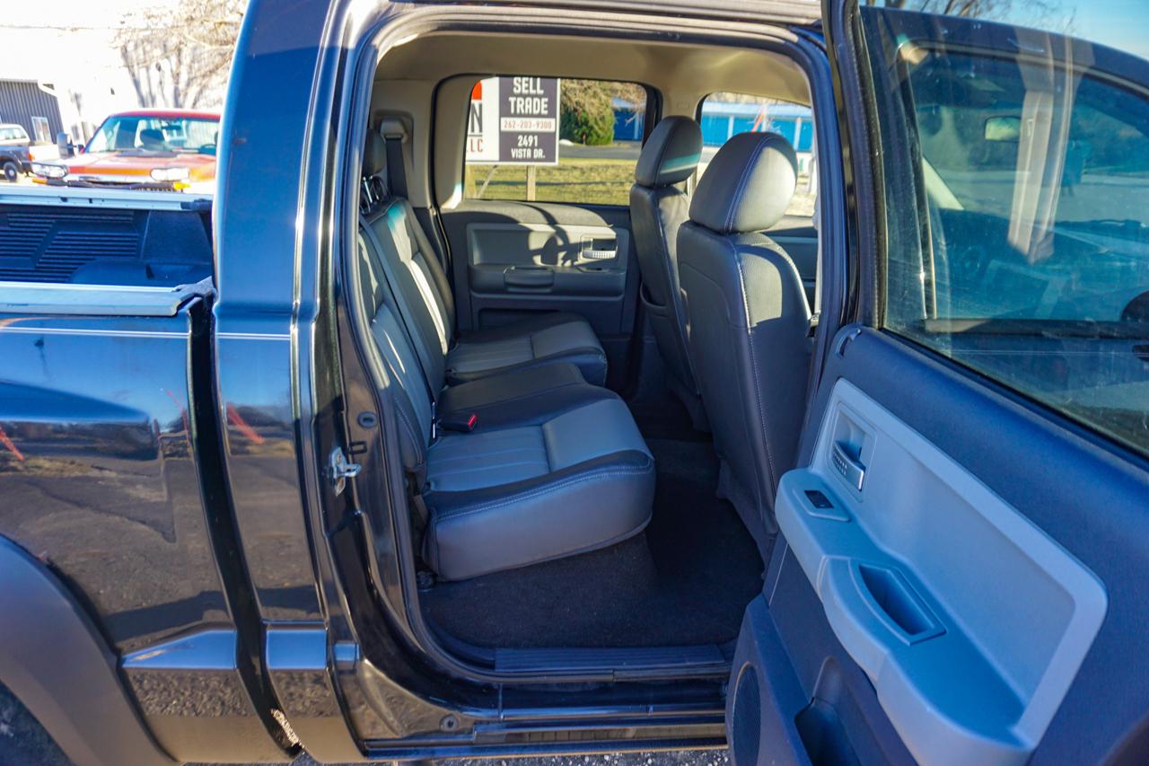 Dodge Dakota 4WD Crew Cab Laramie 2008