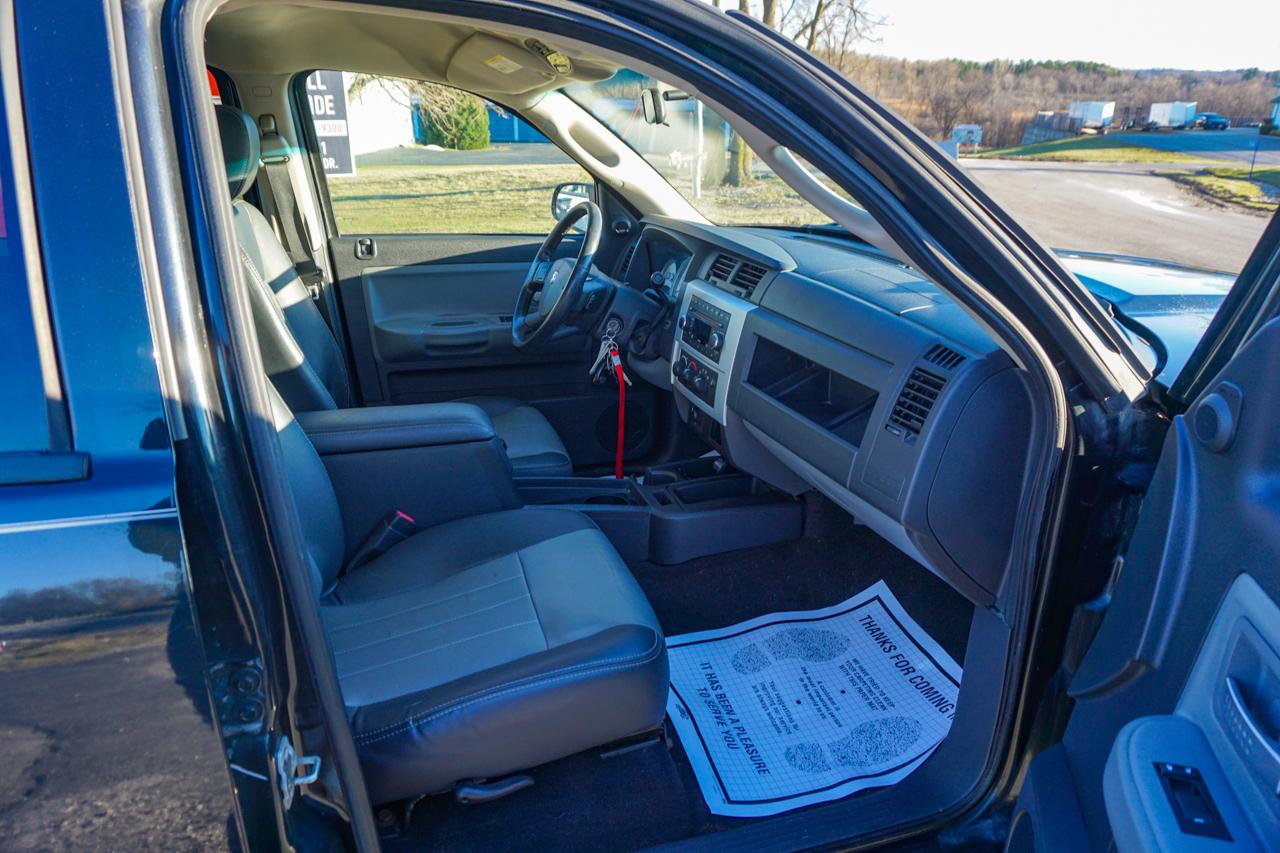 Dodge Dakota 4WD Crew Cab Laramie 2008