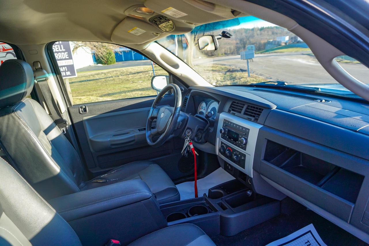 Dodge Dakota 4WD Crew Cab Laramie 2008