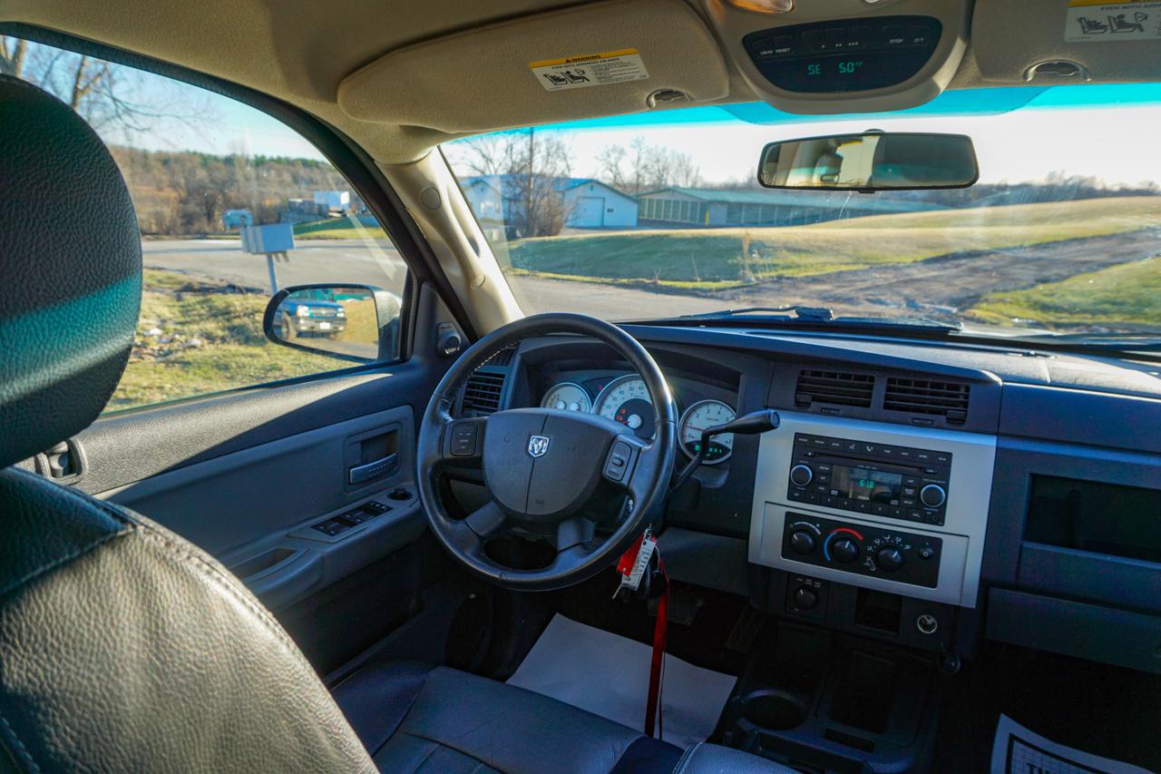 Dodge Dakota 4WD Crew Cab Laramie 2008