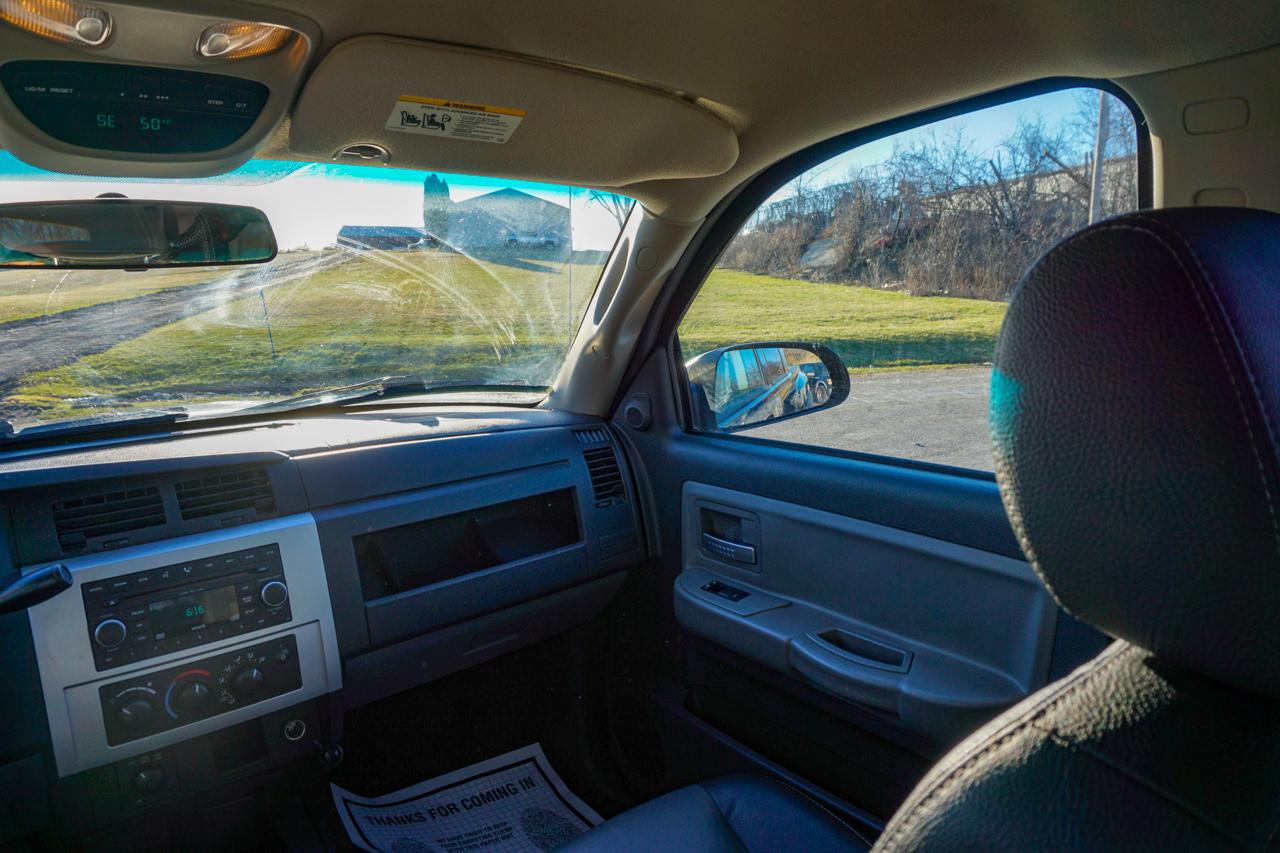 Dodge Dakota 4WD Crew Cab Laramie 2008