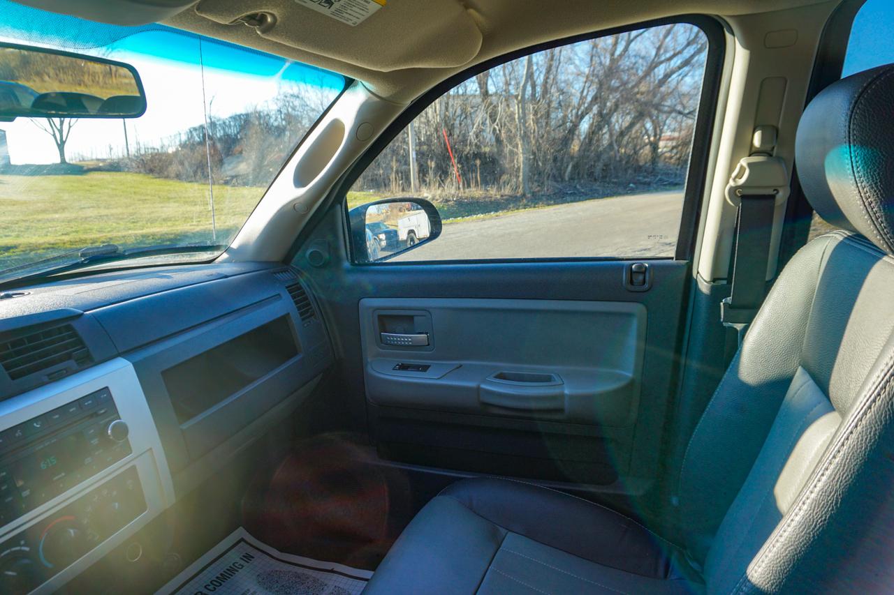 Dodge Dakota 4WD Crew Cab Laramie 2008