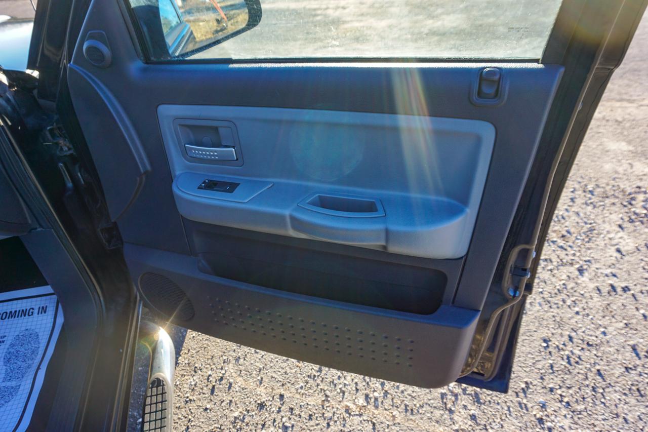 Dodge Dakota 4WD Crew Cab Laramie 2008