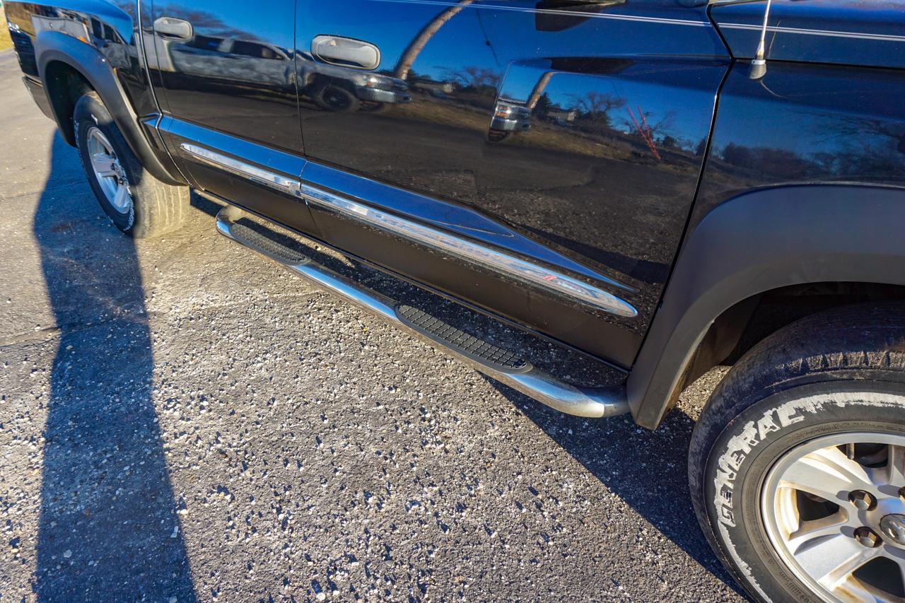 Dodge Dakota 4WD Crew Cab Laramie 2008