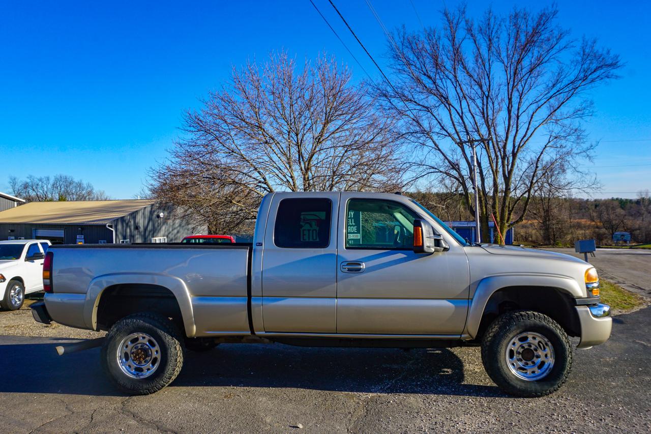 GMC Sierra 2500HD Ext Cab 143.5" WB 4WD SLT 2005