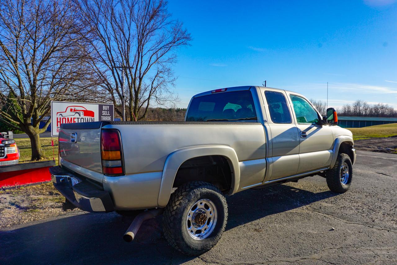 GMC Sierra 2500HD Ext Cab 143.5" WB 4WD SLT 2005