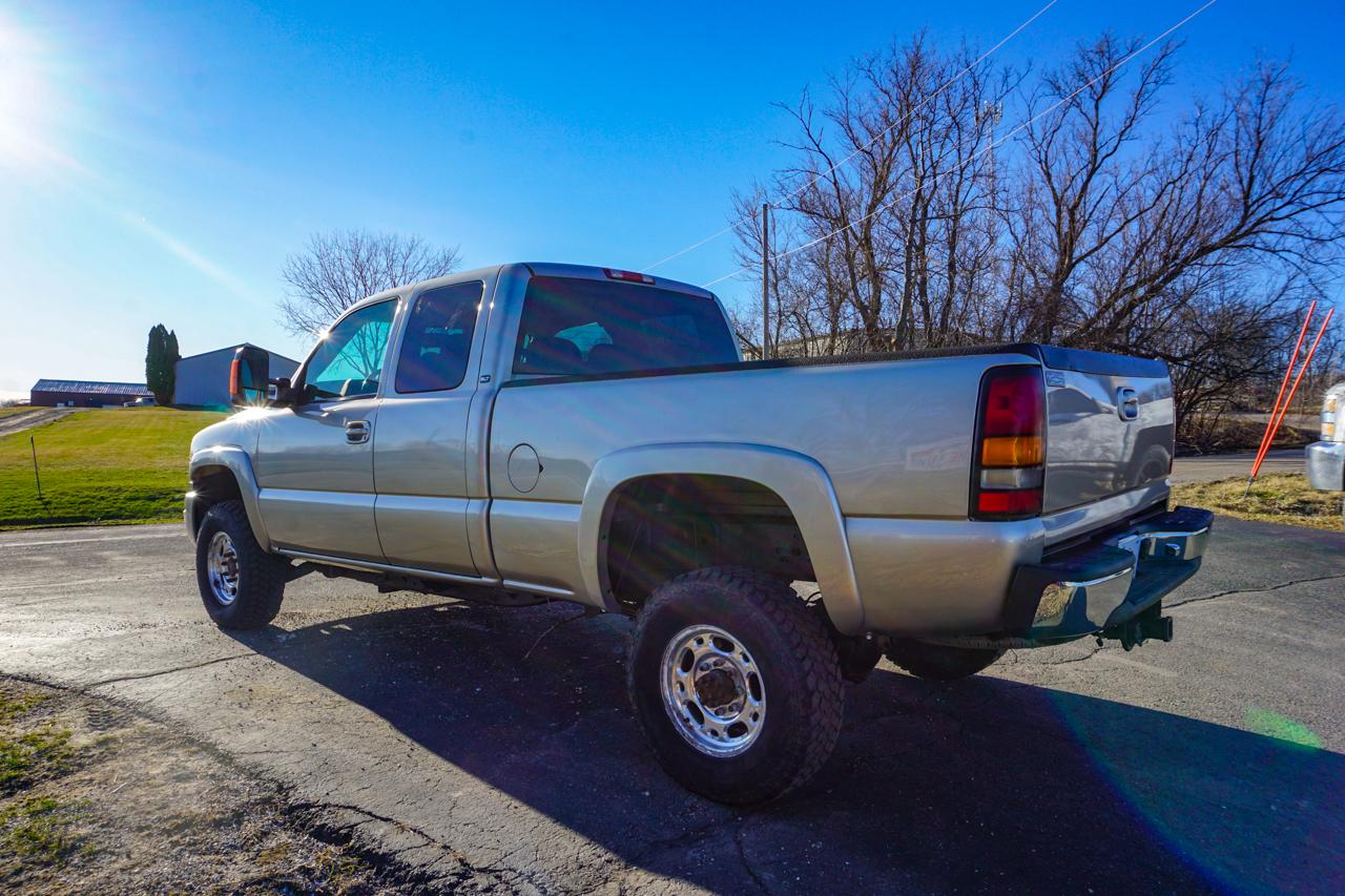 GMC Sierra 2500HD Ext Cab 143.5" WB 4WD SLT 2005