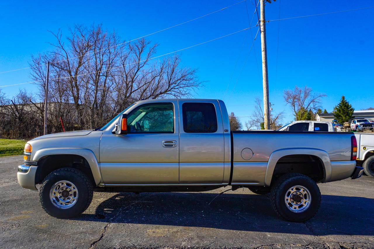 GMC Sierra 2500HD Ext Cab 143.5" WB 4WD SLT 2005