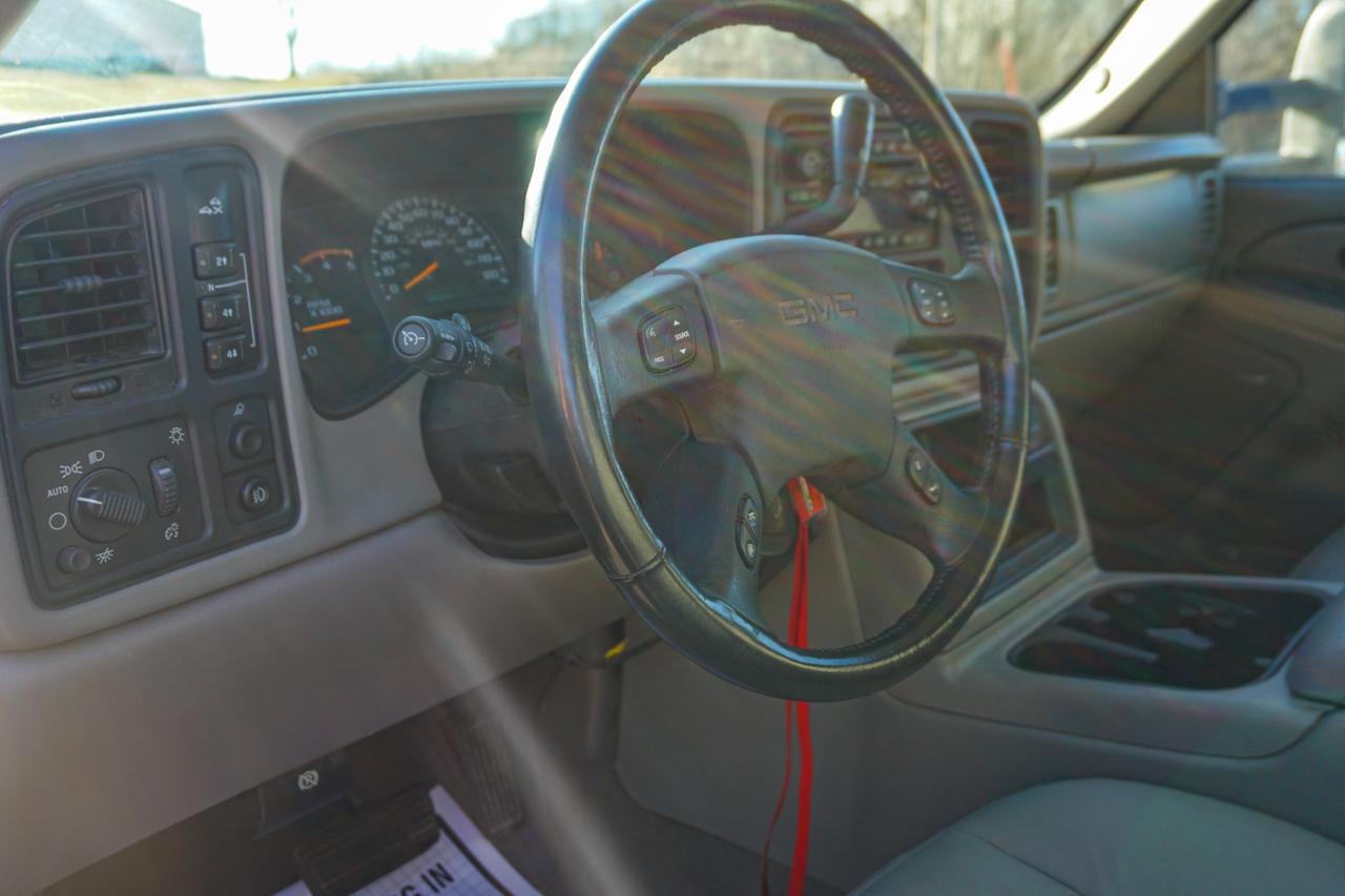 GMC Sierra 2500HD Ext Cab 143.5" WB 4WD SLT 2005