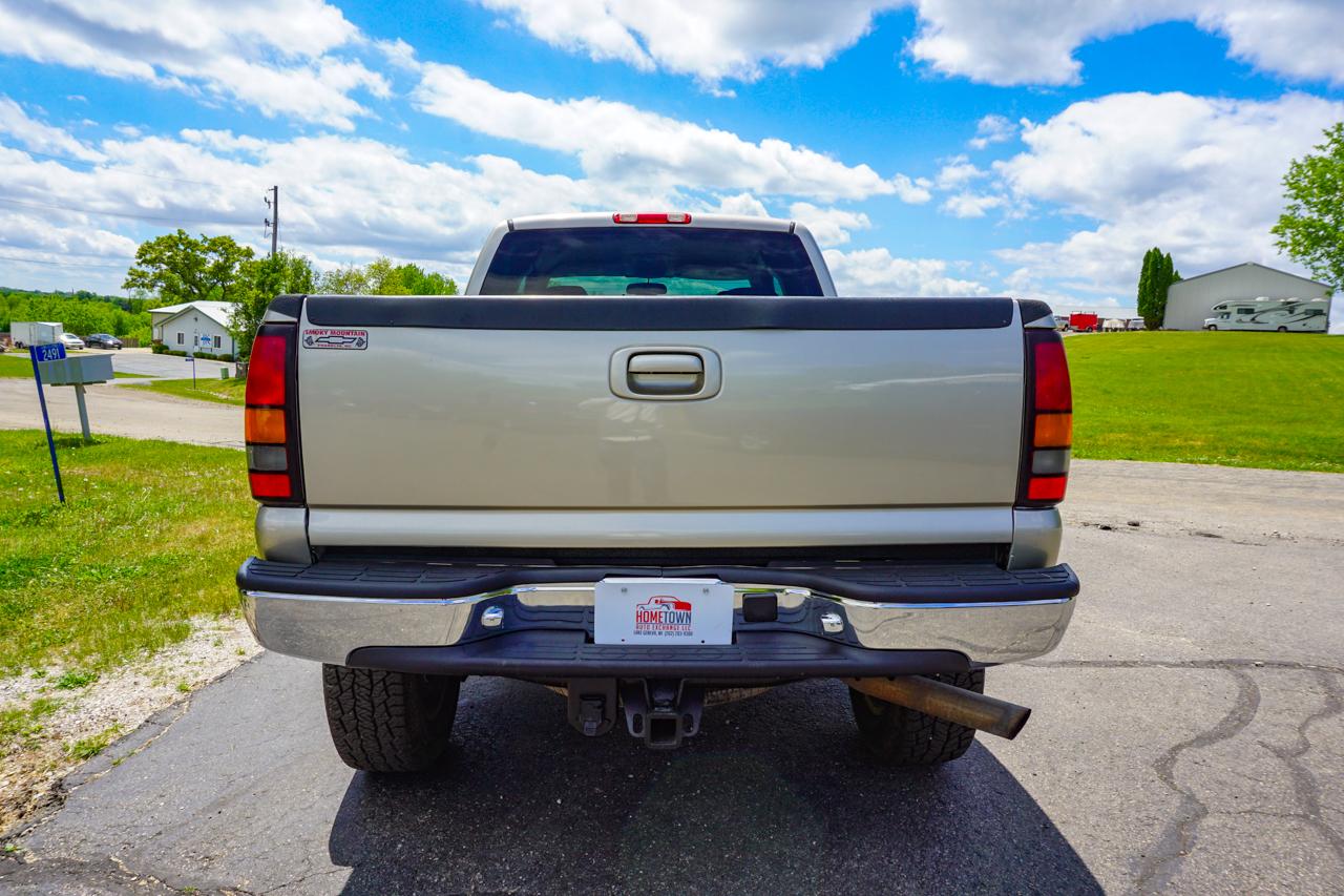 GMC Sierra 2500HD Ext Cab 143.5" WB 4WD SLT 2005