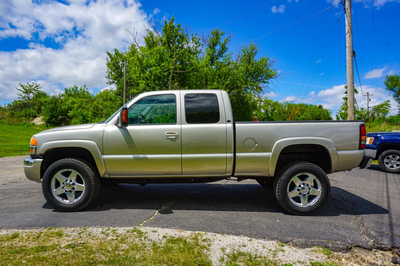 GMC Sierra 2500HD Ext Cab 143.5" WB 4WD SLT 2005