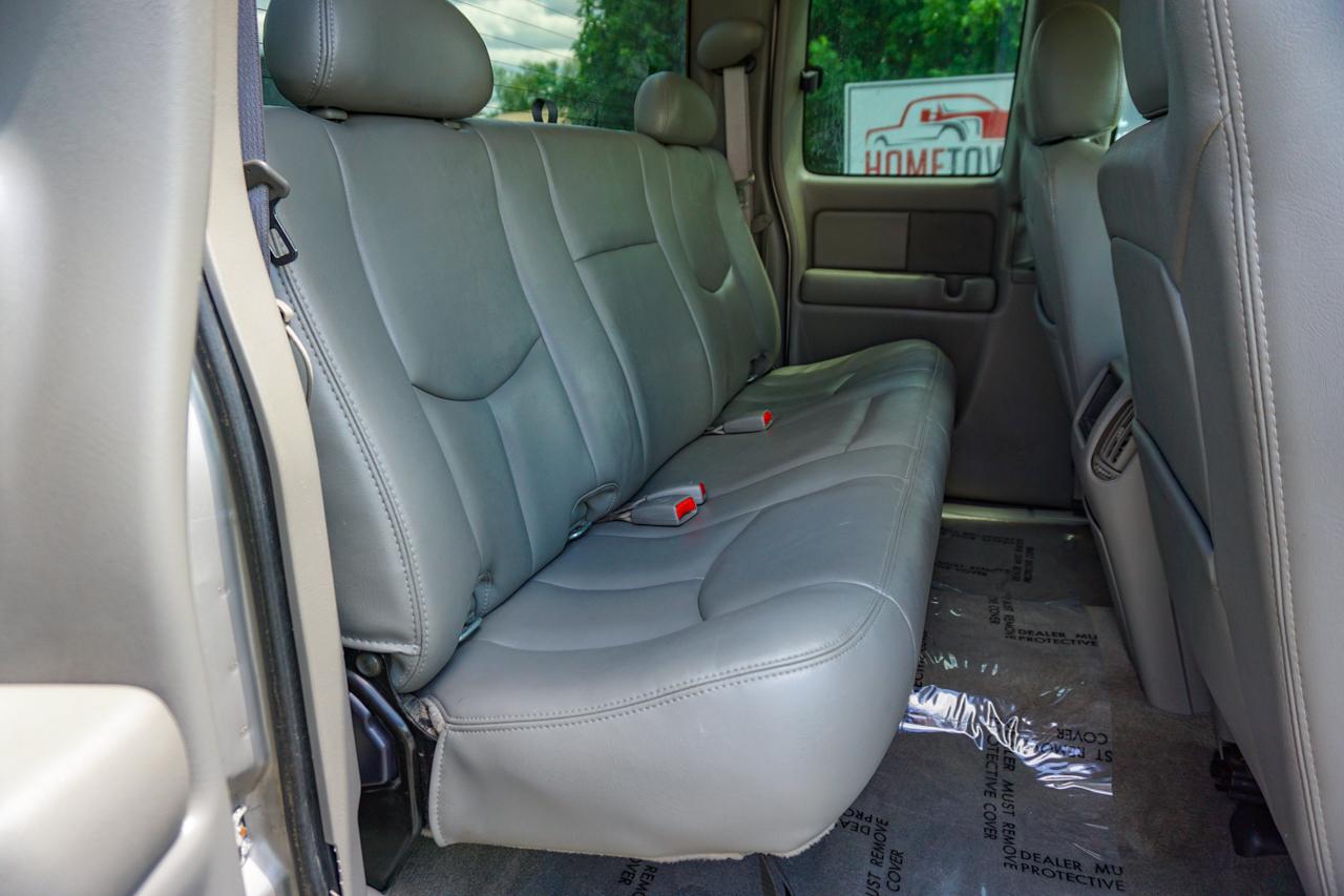 GMC Sierra 2500HD Ext Cab 143.5" WB 4WD SLT 2005