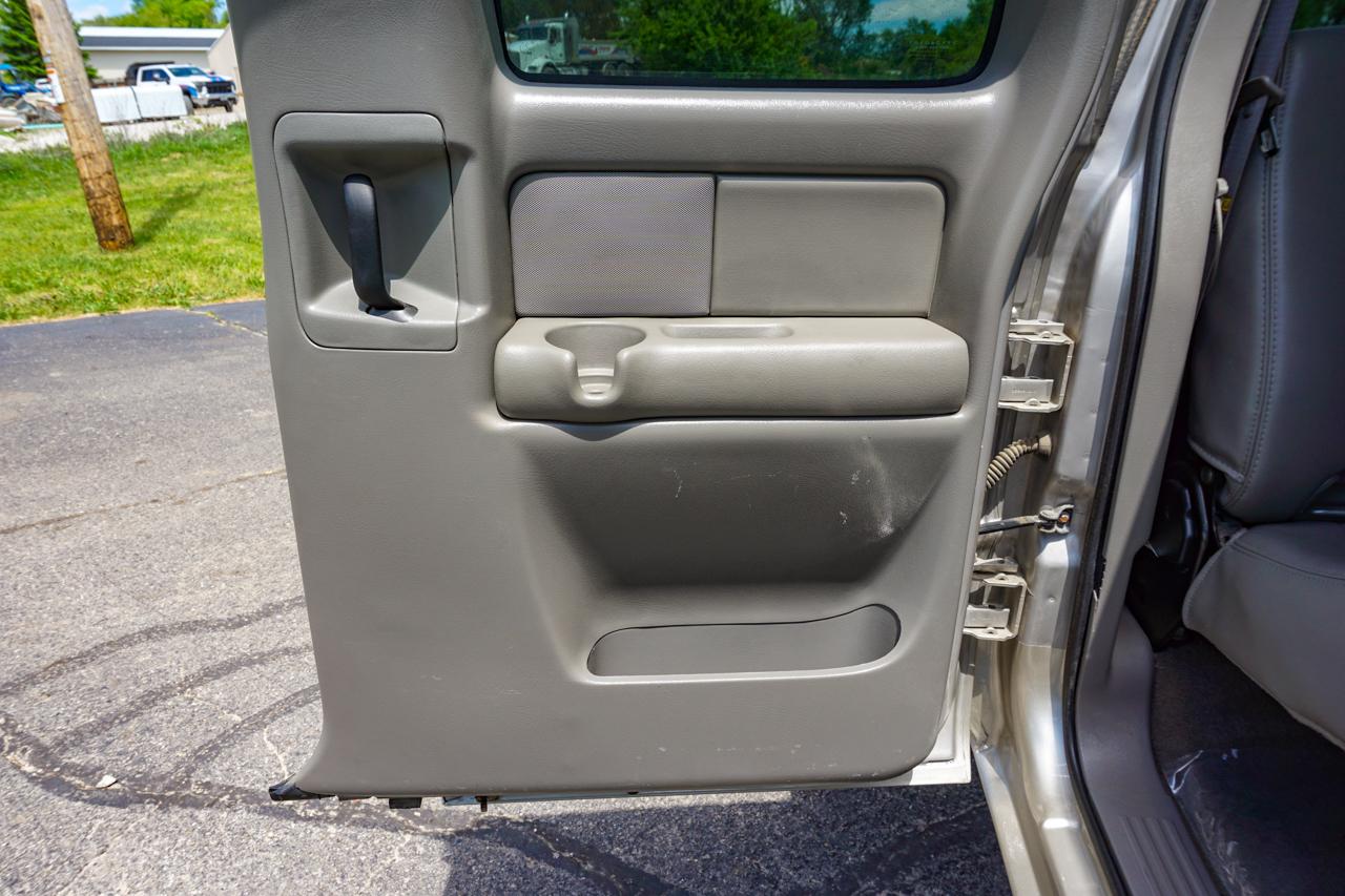 GMC Sierra 2500HD Ext Cab 143.5" WB 4WD SLT 2005